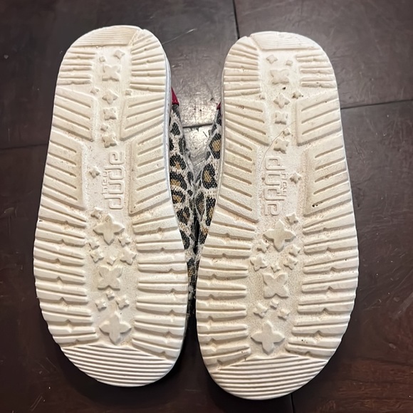 Hey dudes kids cheetah with pink CUTE size 12 - Picture 3 of 6